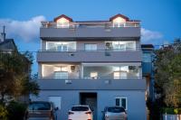Apartments Miki 2 - B&B Novalja