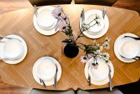 Boutique Two-Bedroom Manchester Apartment Near Old Trafford, Sleeps Six, Free Parking - Chambres d'hôtes Manchester
