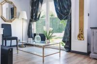 Maison annexe avec une chambre climatisation et place de stationnement - Chambres d'hôtes La Boisse