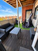 Modern 2BR Flat W balcony & 2 Bathrooms - Ferienwohnung Enfield