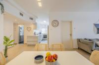 Carmel Lookout – Sea-View Apt on Mt. Carmel (8) - Bed and Breakfast Haifa