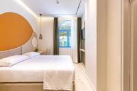 Santorini Luxury Room 2 - Beach Access, Parking and more - Bed and Breakfast Palasë
