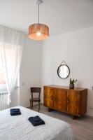 Central & Modern - 2 Bedrooms with Balcony & Parking - Chambres d'hôtes Luino