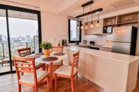 Large Apartment Just Steps from Shopping del Sol - B&B Asunción