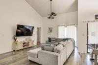 Navarre Home w/ Game Area + Mini Golf Course! - B&B Navarre