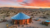 Mojave Yurt, 25 Acres, Hot Tub, Pool & Stargazing - B&B Joshua Tree
