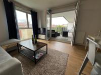 Terrasse plein ciel, Parking privé, Métro ligne 13 à pied - B&B Malakoff