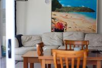 Stylish 1BR Retreat | Patio | Walk to Shops | Parking - B&B Whangarei