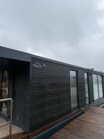 Water House - B&B Puck