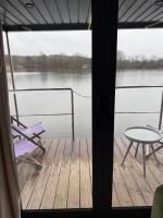Water House - B&B Puck