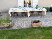 Chez Paulet - on road number C27 - B&B Lobard