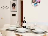 A 10 MIN DAL DUOMO - Trilocale moderno con 3 letti e 2 bagni in Città Studi - B&B Milano