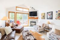#03 Arrowhead Point - B&B Whistler