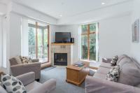 Bright and Clean, Walk Everywhere, Shared Pool and Hot Tub - Chambres d'hôtes Whistler