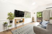 Coastal Mountain View Cottage for Couples - B&B Carapook