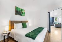 Porta Bella - Euro Elegance meets Modern Flair - B&B Cairns