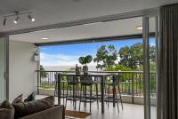 Seven at Aquarius - Coral Sea Views near the Lagoon - Chambres d'hôtes Cairns