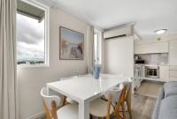 Spacious Cairns Stay - Walk to Esplanade plus Parking - Ferienwohnung Cairns