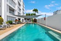 'Eclipse' A Poolside Family Escape in the CBD - B&B Cairns