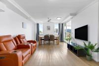 McLeod Escape - Central Base by Markets & Waterfront - Two Connecting Units - Chambres d'hôtes Cairns