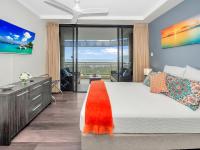 'Luxury Waterfront' Spectacular Oasis in the City - Bed and Breakfast Cairns