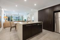 Poolside Relaxation - Resort Retreat with Beach Access - B&B Port Douglas