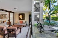 Swim-out Tropical Haven at Temple Resort - Bed and Breakfast Port Douglas
