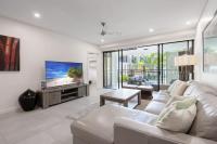 A Well-deserved Beachside Resort Retreat - B&B Port Douglas