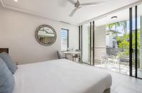 The Oasis at Temple - Dual Apartments, Rooftop Resort Retreat - B&B Port Douglas