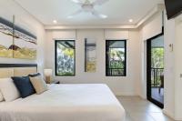 Devine Rooftop Penthouse at Temple Resort - Ferienwohnung Port Douglas