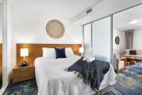 Central Haven Couples Retreat at Harbour Lights - Ferienwohnung Cairns