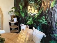 2 Bedroom Modern Cabana at The Atherton Near NAIA Airport Facing Manila Memorial - Chambres d'hôtes Manille