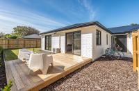 Peaceful Modern Stay with Deck facing the hills - B&B distretto di Whanganui