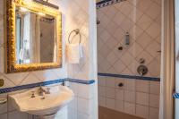 Deluxe Double Room with Balcony and Sea View