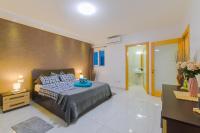 New Spacious Apartment with Amazing View Bugibba - Chambres d'hôtes San Pawl il-Bahar