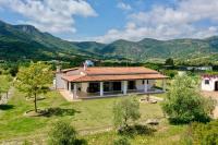 Villa IS CARCURIS Jennas - B&B Cardedu