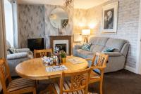 Stylish Blackpool Flat with Cozy Fireplace - Bed and Breakfast Blackpool