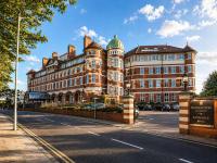 The Beach Life Retreat - FREE ALLOCATED PARKING - Gym - Pool Table - Brought to you by Coastline Retreats - B&B Bournemouth