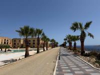 Fort Chambray 2BDR Apartment with Communal Pool - Chambres d'hôtes Ghajnsielem