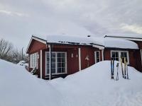 Your Lofoten Home Base, Quiet & Well Located Basement Apartment - B&B Festvåg