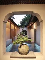 Trah Tetirah Village Villa - Bed and Breakfast Klaten