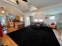 Stay in the Heart of Salem hosted by Erin and Matt - Bed and Breakfast Salem