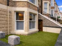 THE COURTYARD by Roccos Retreats with FREE parking and own entrance - Chambres d'hôtes Scarborough