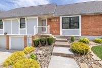 Spacious 4 BR 3 BA with Fenced Yard - Bed and Breakfast Shawnee