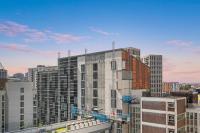 Modern 2BR Flat Near Wembley Stadium with Gym & Cinema Room By Stay Aura Short Term Rental Wembley - B&B Londra