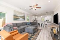 New Listing! Sleeps 11 - Fenced In Backyard - Ferienwohnung Charlotte