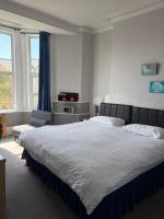 Adelphi Guest House - Bed and Breakfast Tockholes