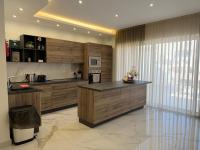 Exclusive 2 Bed Penthouse with pool - by Hostmt - B&B Mellieħa