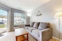 Harbor Village Pool Building Condo 104 - B&B Garden City