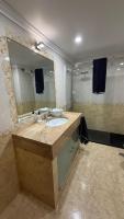 Cozy Retreat Near Beach & City - Chambres d'hôtes Sobreda